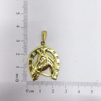 PIN CABEÇA DE CAVALO C/FERRADURA LISO VZD CAM