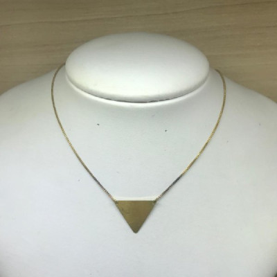 COLAR TRIANGULO